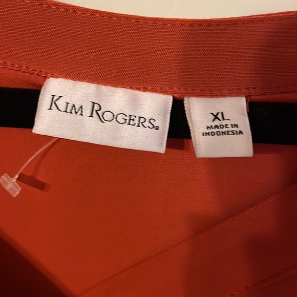 Beautiful rust colored blouse bought from Belk. Never worn - Picture 3 of 5